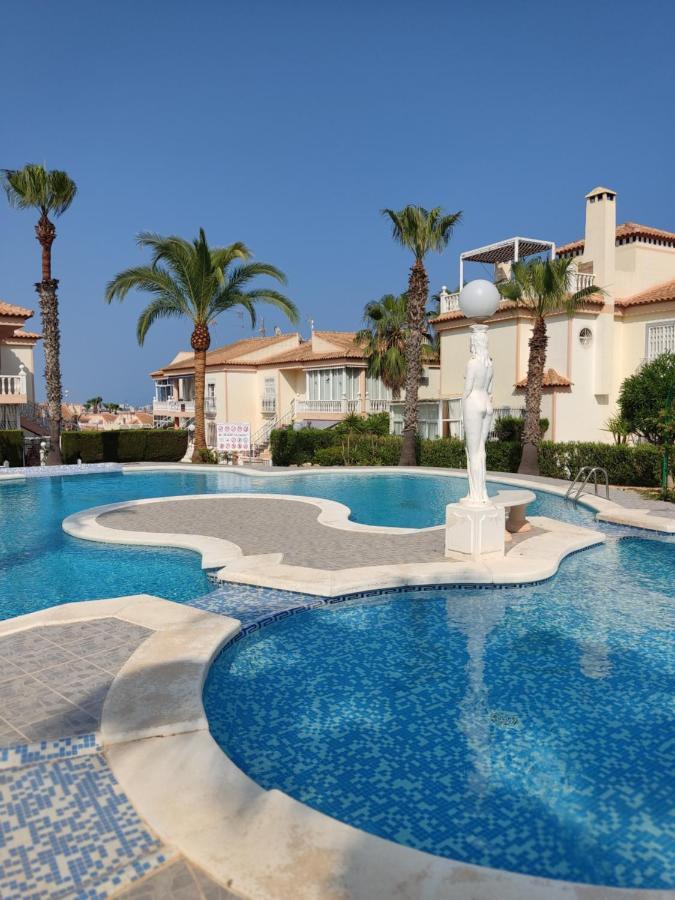Confortable Apartamento Con Vistas Al Mar Torrevieja Exterior photo